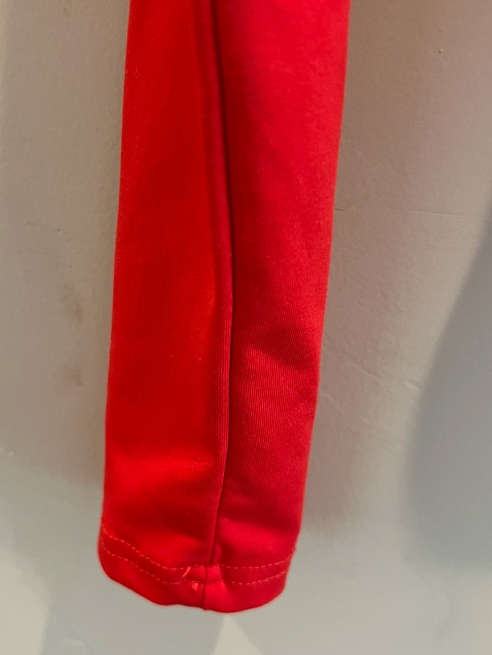 RED TOP - Picture 6 of 9